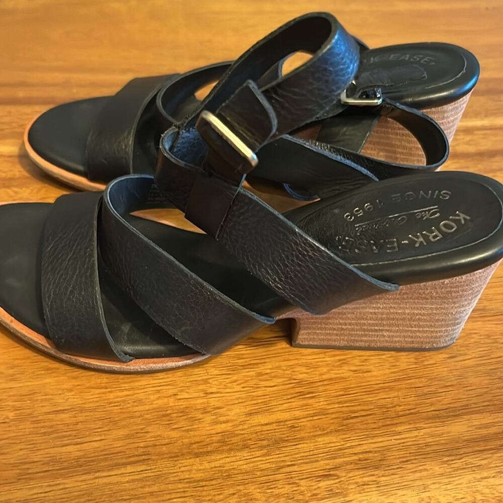 Kork Ease heeled sandals.  Size 8 - Picture 2 of 7